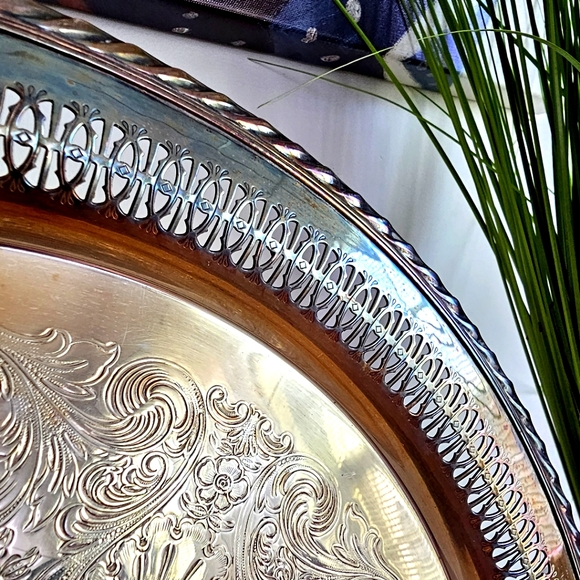 Antique WM Rogers Silver Plate Round Tray 4172, Round Serving Tray, Aged Patina - Picture 7 of 15